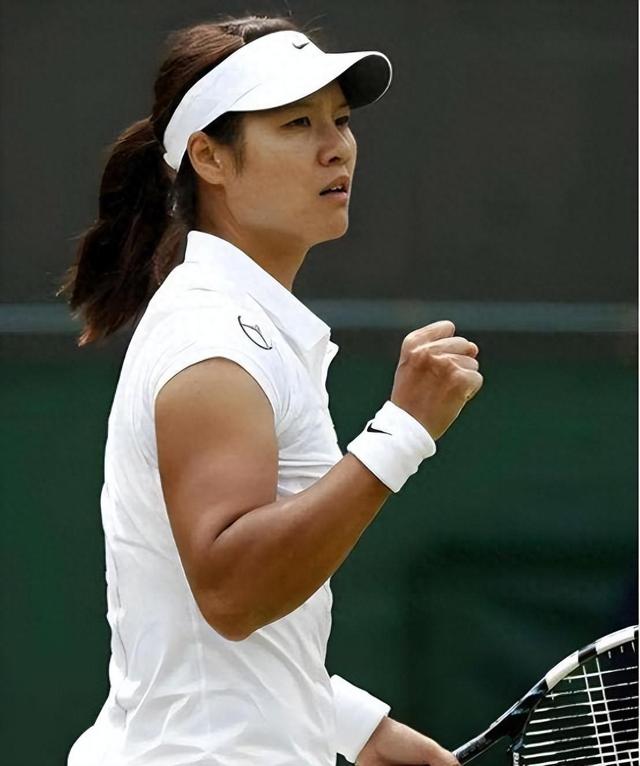 球友会网页版:震撼！李娜在排球赛场逆转获胜！